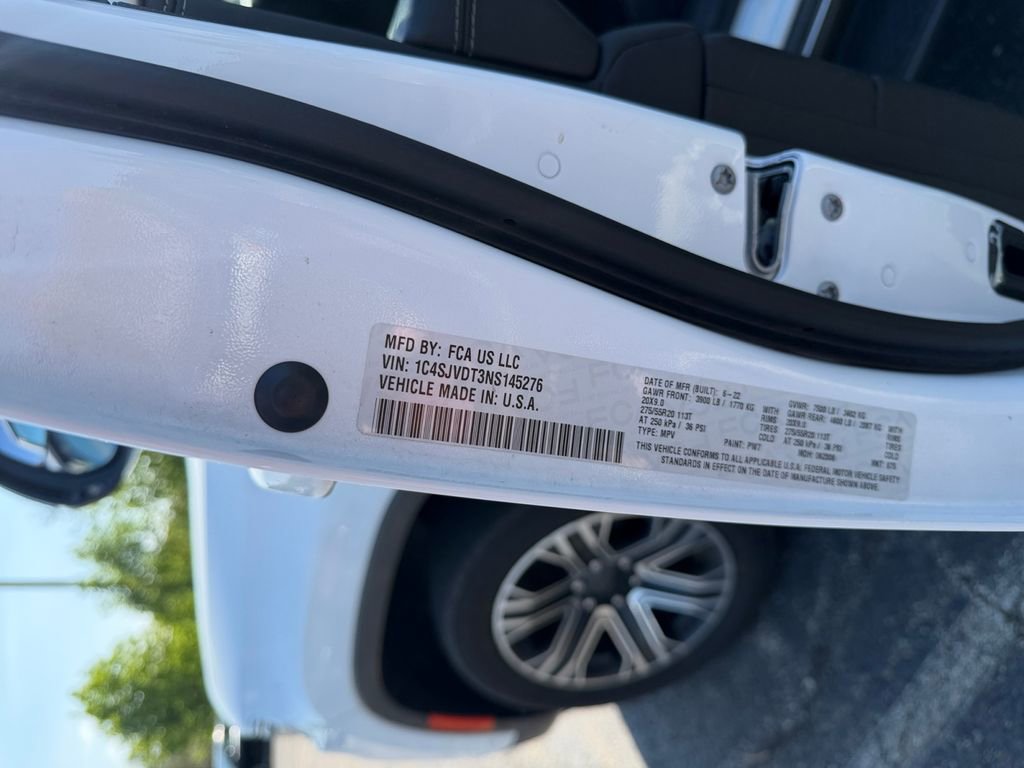 Used 2022 Jeep Wagoneer Series III w/ Flexible Seating Group image 32