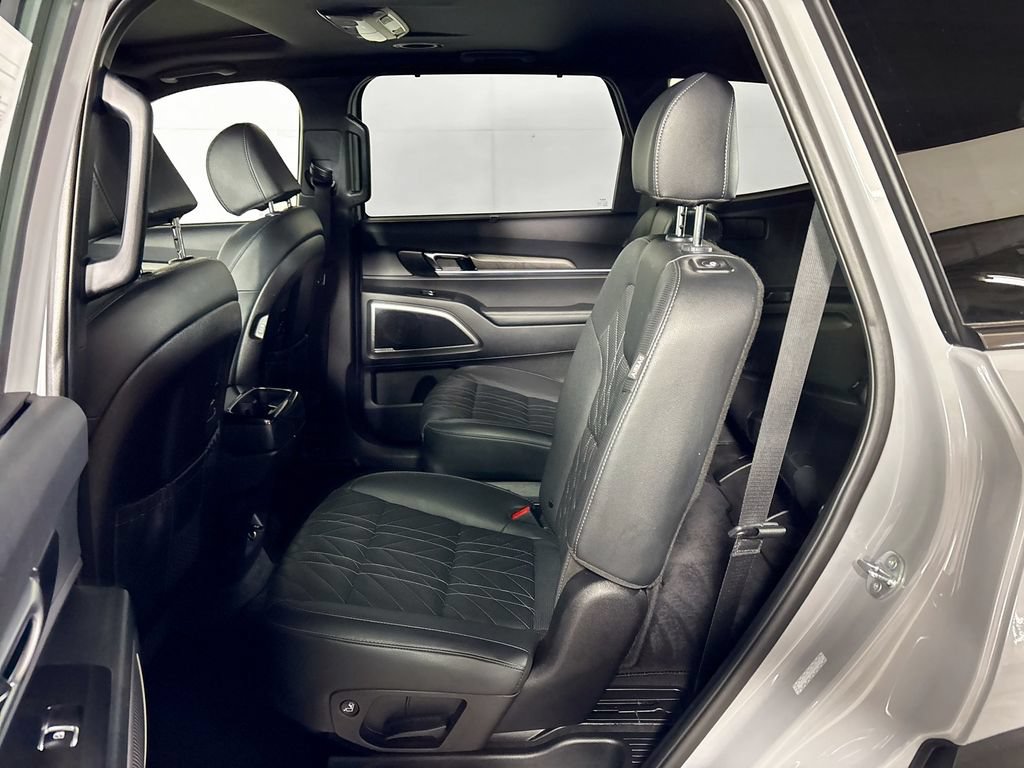 Used 2025 Kia Telluride AWD image 21