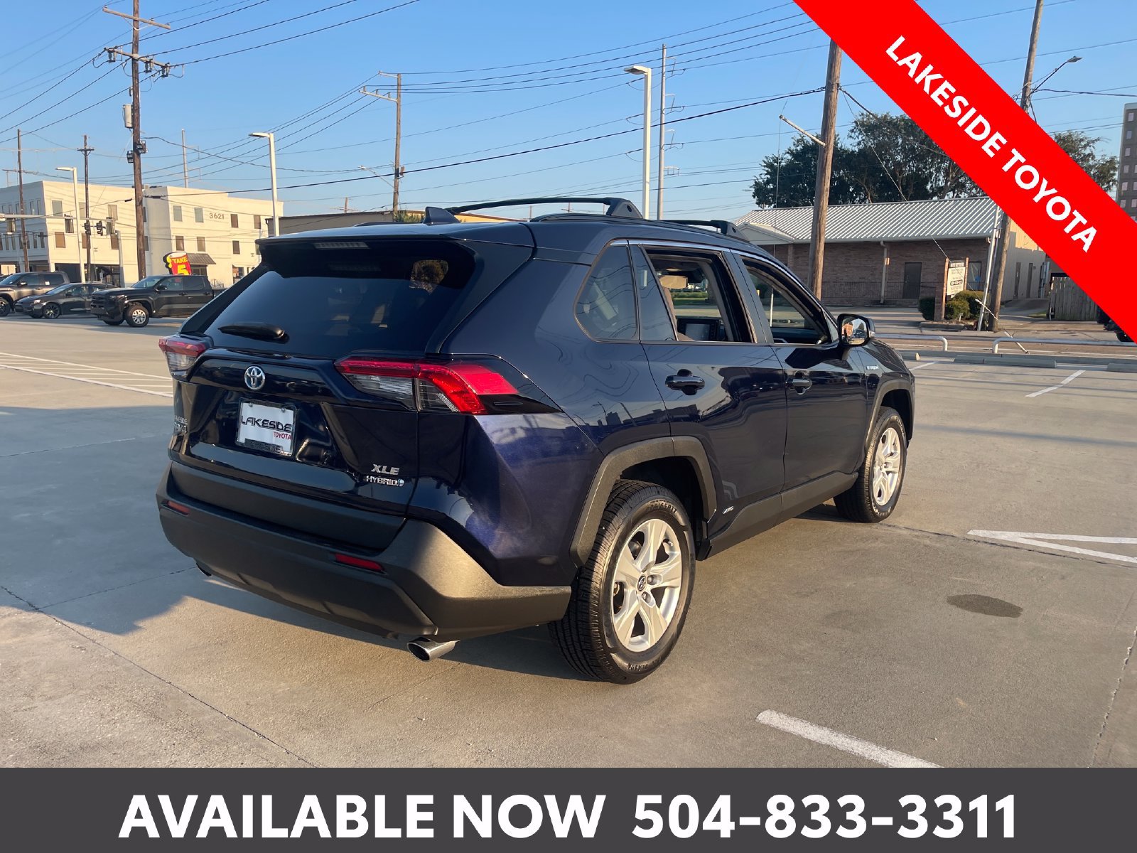 Used 2021 Toyota RAV4 XLE w/ Convenience Package AWD/4WD image 5