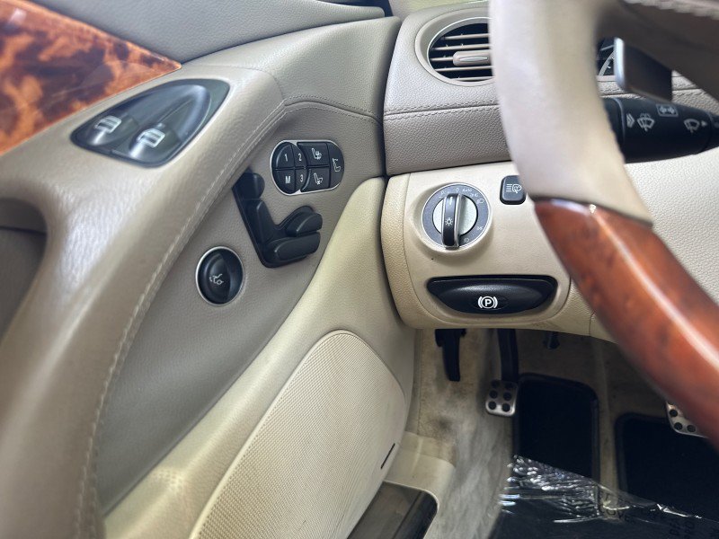 Used 2011 Mercedes-Benz SL 550 image 44