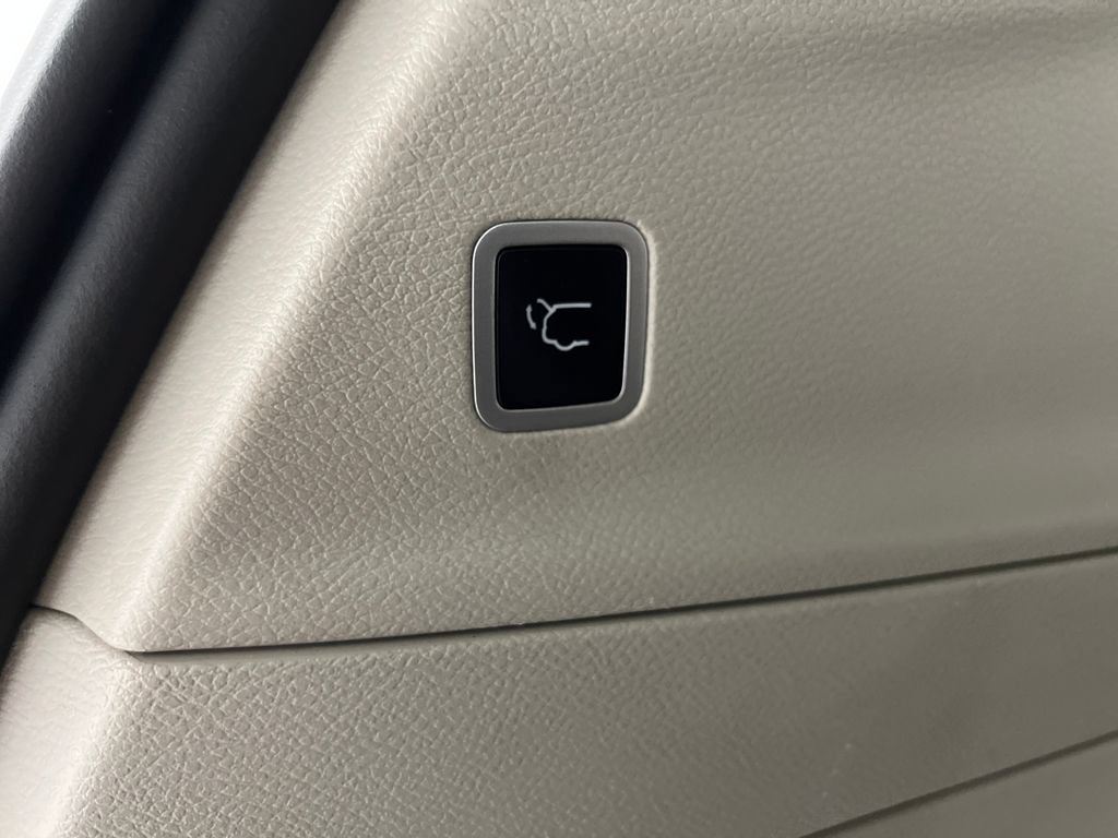 Used 2024 Chrysler Pacifica Limited FWD image 50