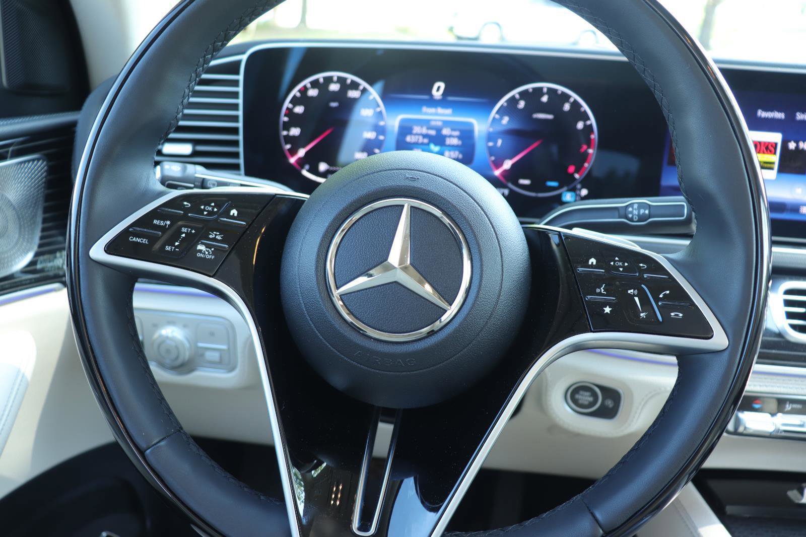 Used 2024 Mercedes-Benz GLE 450 4MATIC image 29