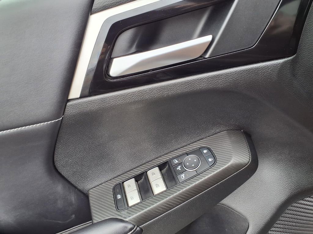 Used 2024 Mitsubishi Outlander SE image 19