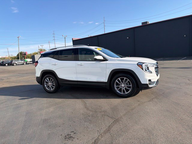 Used 2023 GMC Terrain SLT FWD image 3