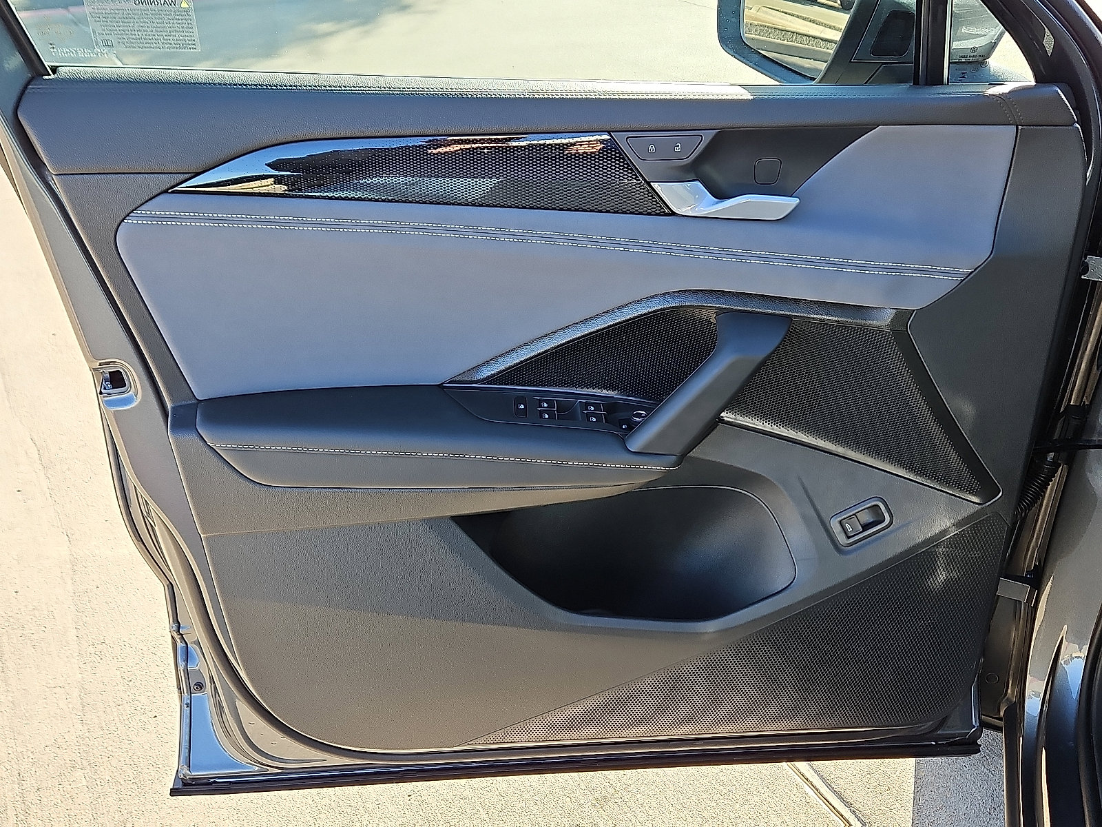 New 2026 Volkswagen Tiguan SE image 12