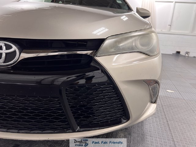 Used 2016 Toyota Camry XSE FWD image 11