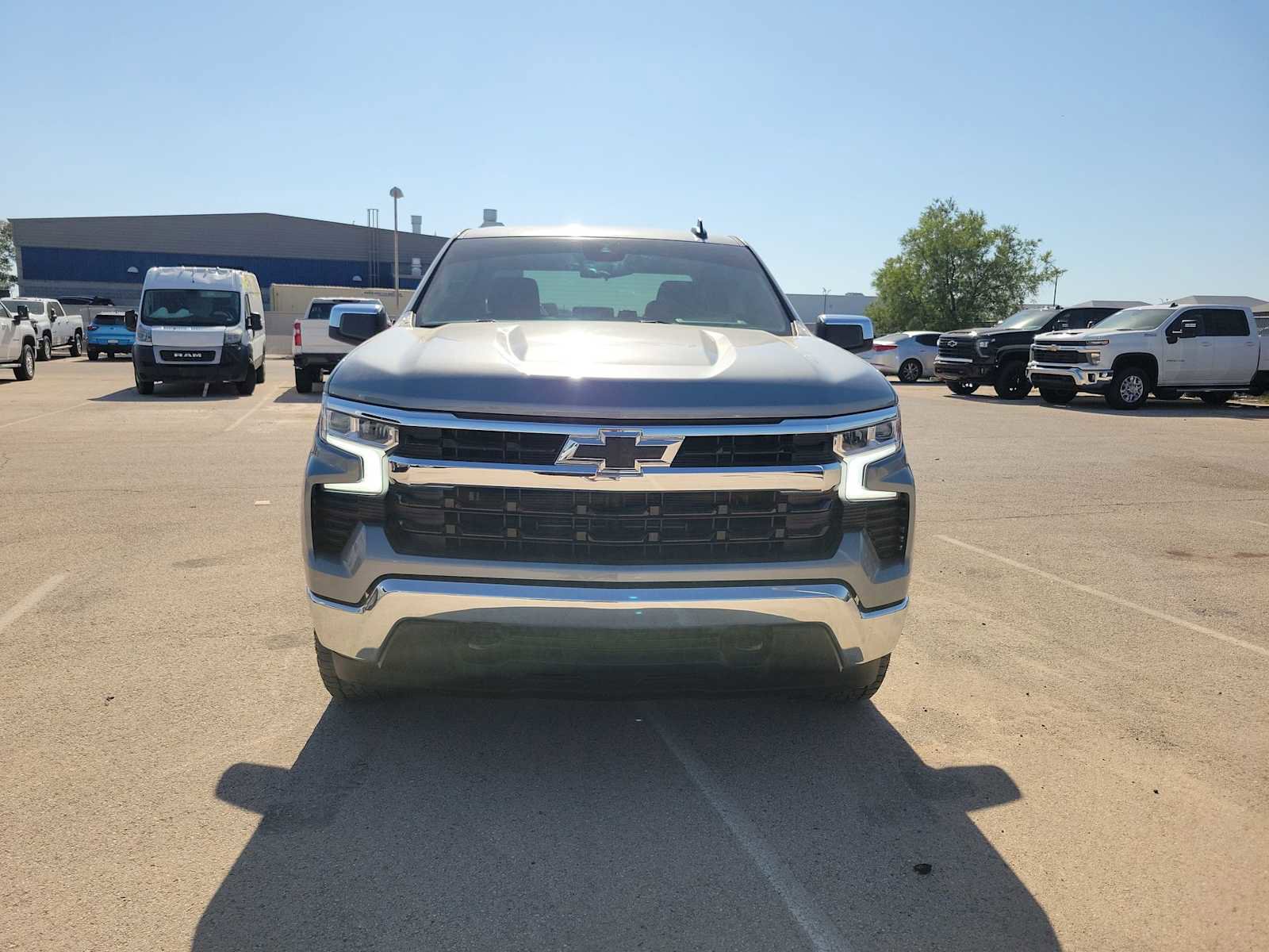 Used 2023 Chevrolet Silverado 1500 LT AWD/4WD video 3