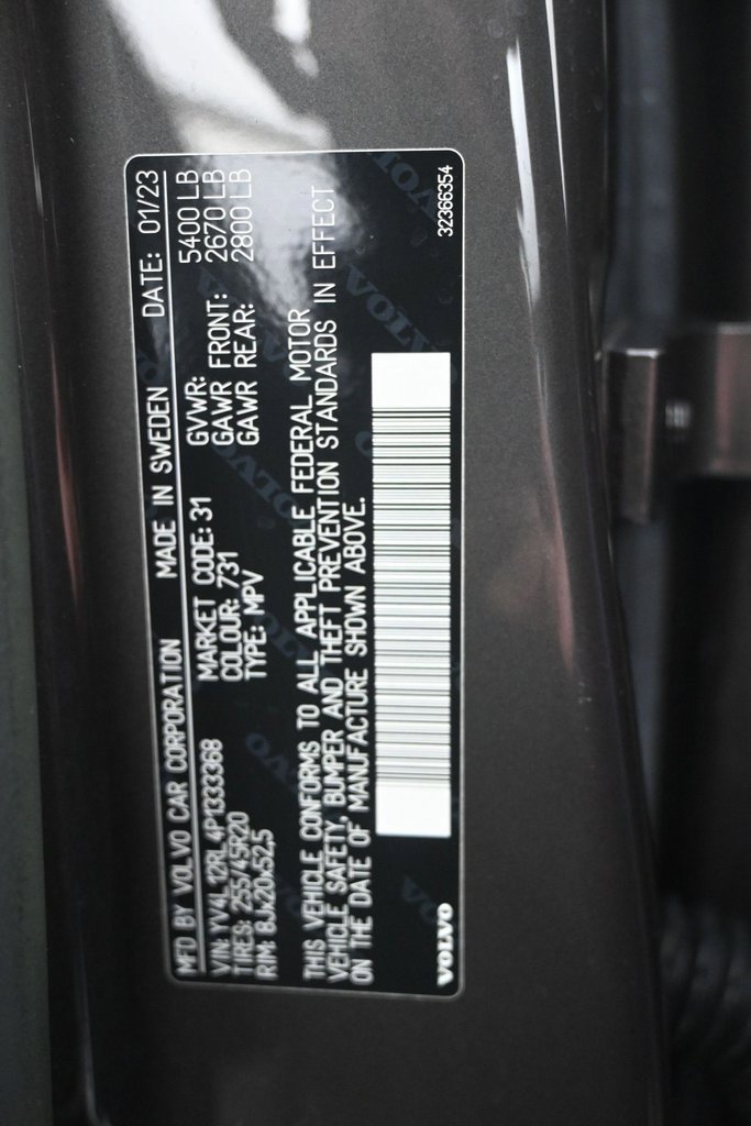 Used 2023 Volvo XC60 B5 Plus image 13