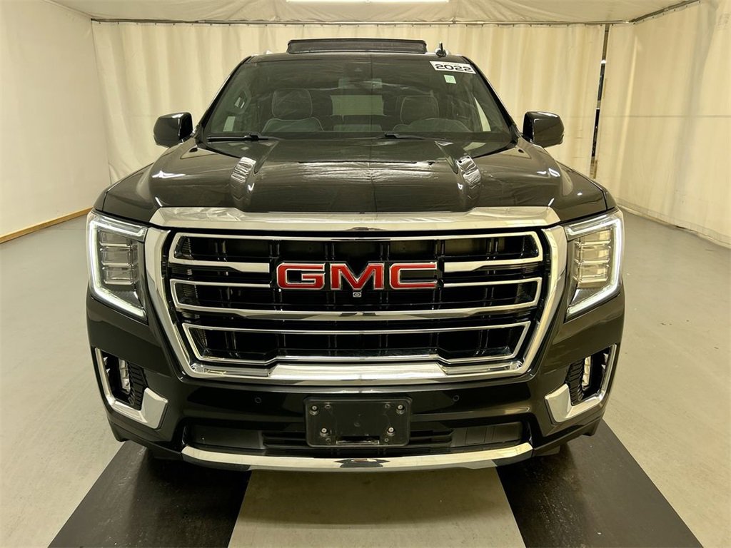 Used 2022 GMC Yukon SLT w/ SLT Premium Package image 3