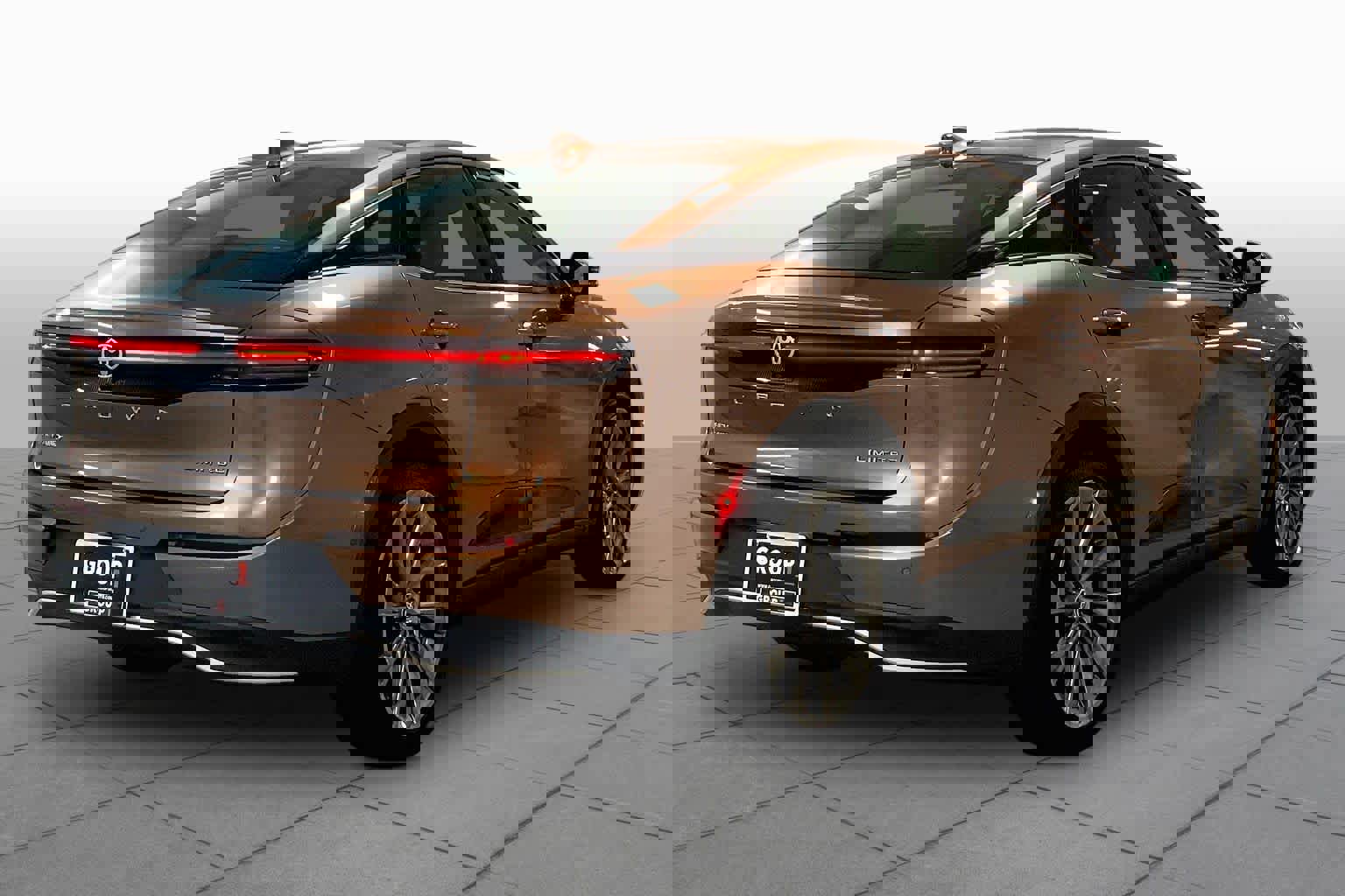 Used 2025 Toyota Crown Limited w/ Advanced Technology Package AWD/4WD image 12