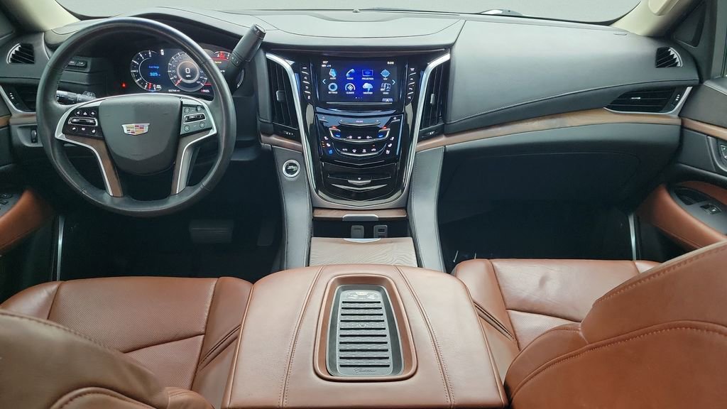 Used 2018 Cadillac Escalade Premium Luxury RWD image 11