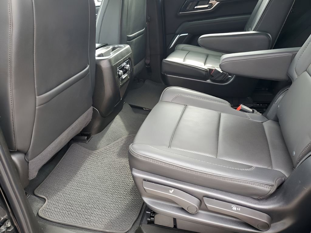 Used 2025 GMC Yukon Denali image 20