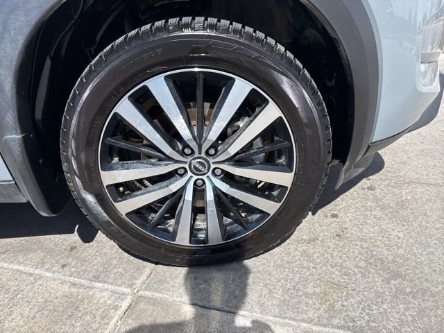 Used 2024 Nissan Pathfinder Platinum image 14