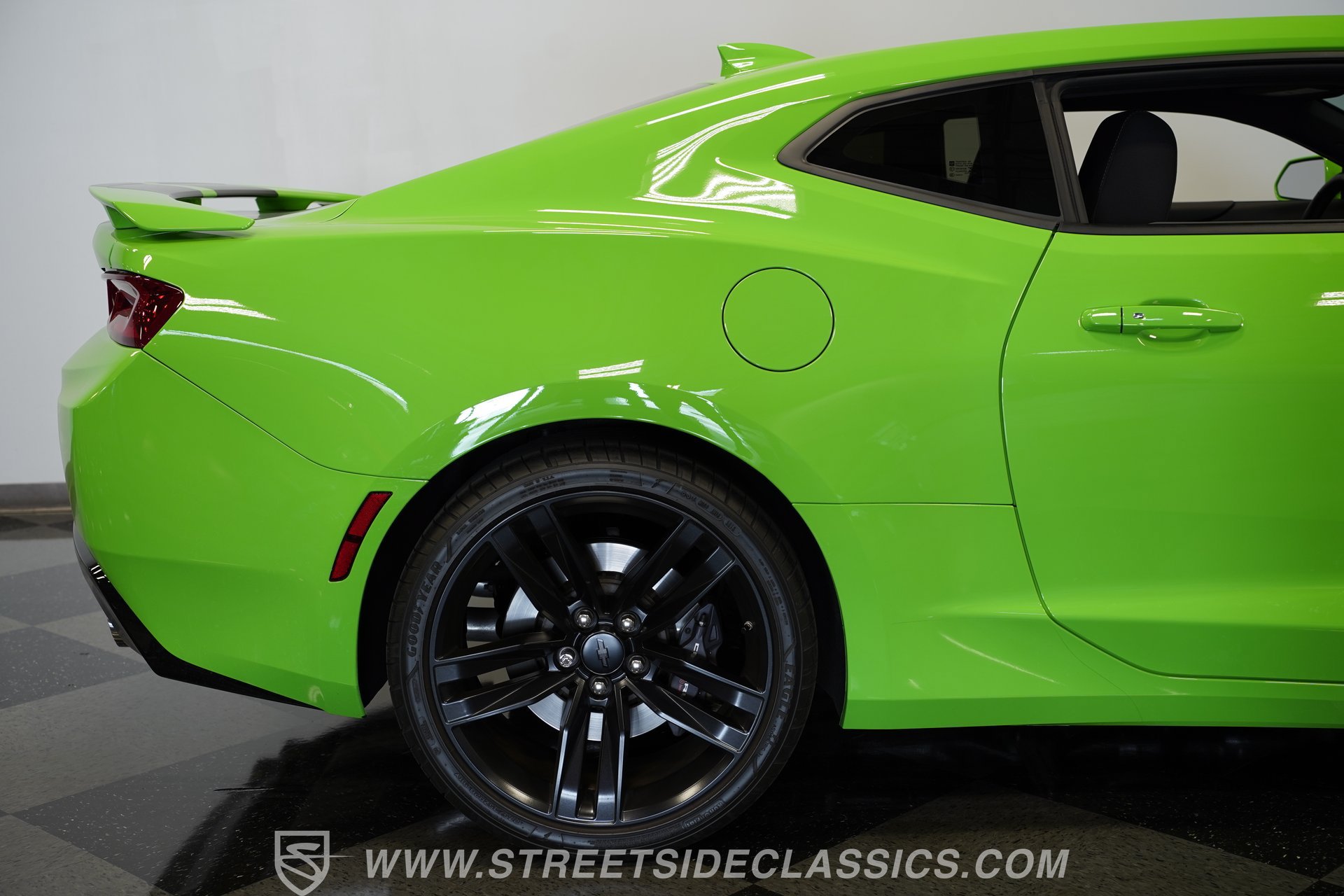 Used 2017 Chevrolet Camaro SS RWD image 34