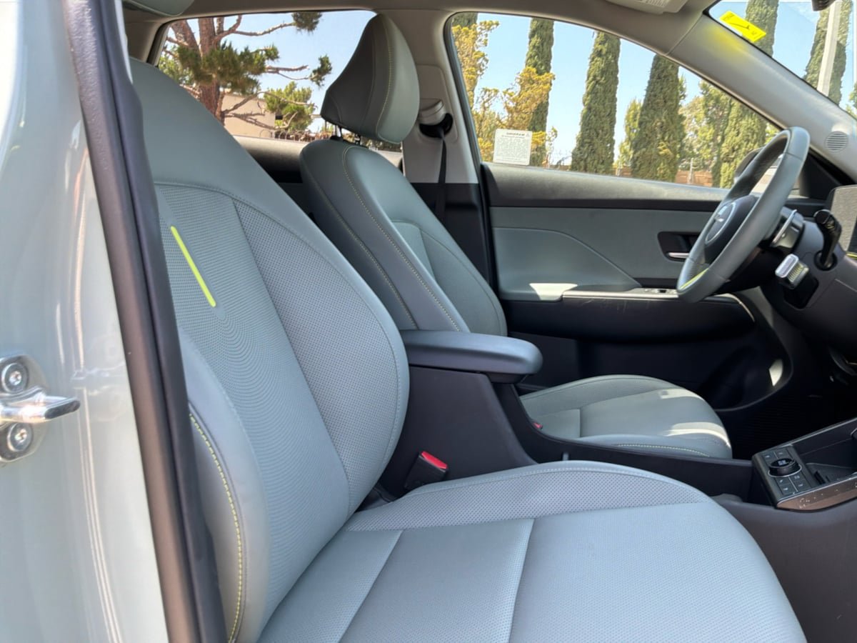 Used 2024 Hyundai Kona Limited FWD image 21