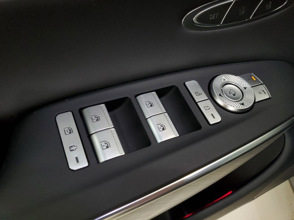 Used 2024 Genesis Electrified GV70 Advanced image 18