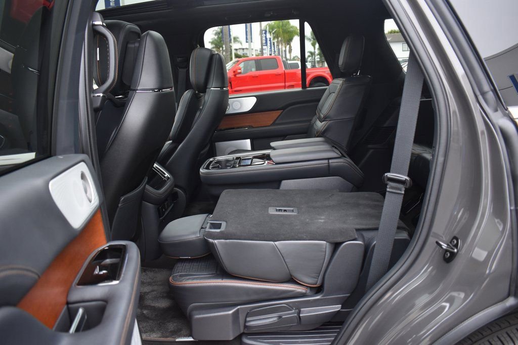Used 2024 Lincoln Navigator Black Label image 15