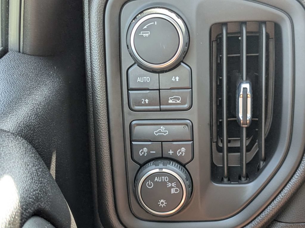 Used 2025 Chevrolet Silverado 1500 Custom AWD/4WD image 25