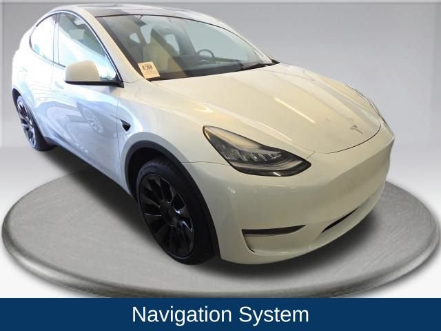 Used 2023 Tesla Model Y Long Range AWD/4WD image 2