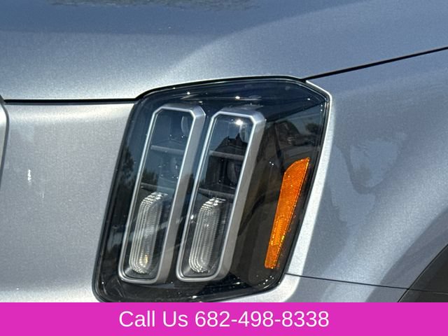 Used 2025 Kia Telluride EX w/ EX Captain's Chair Package FWD image 4