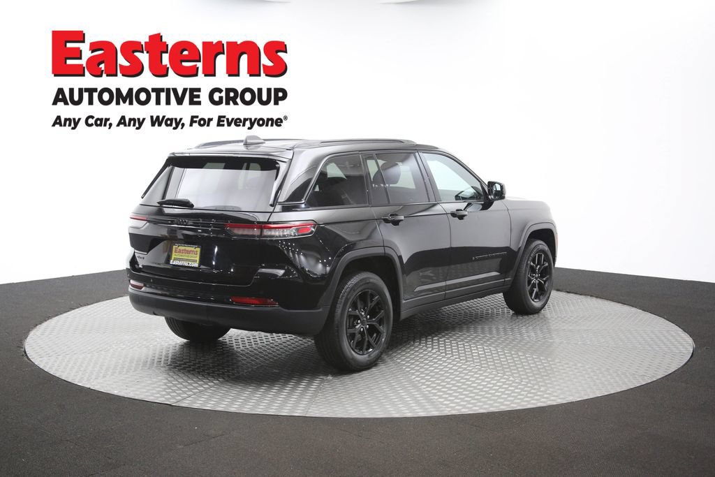 Used 2025 Jeep Grand Cherokee Altitude AWD/4WD image 41