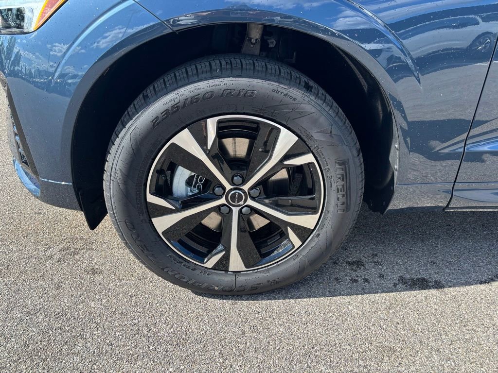 New 2026 Volvo XC60 B5 Core w/ Protection Package Premier AWD/4WD image 9