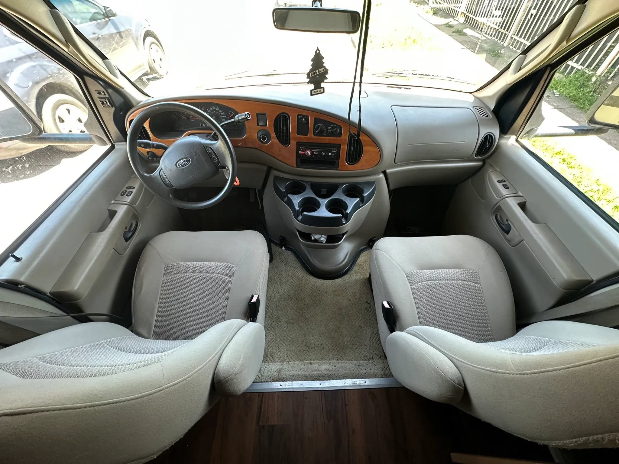 Used 2006 Ford E-450 and Econoline 450 RWD image 25