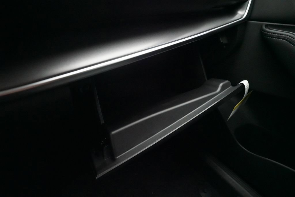 Certified 2026 Nissan Rogue SV image 30