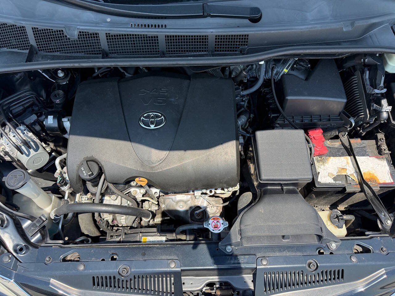 Used 2017 Toyota Sienna LE FWD image 10