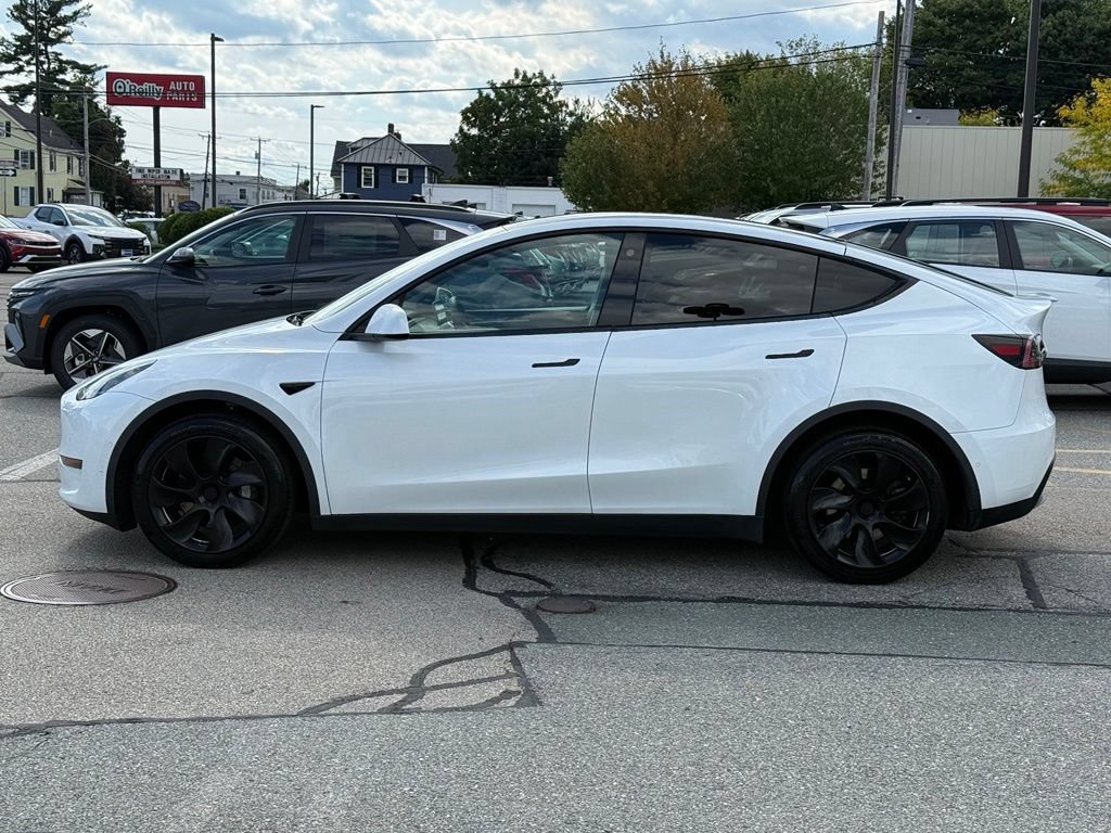 Used 2022 Tesla Model Y Long Range AWD/4WD image 2