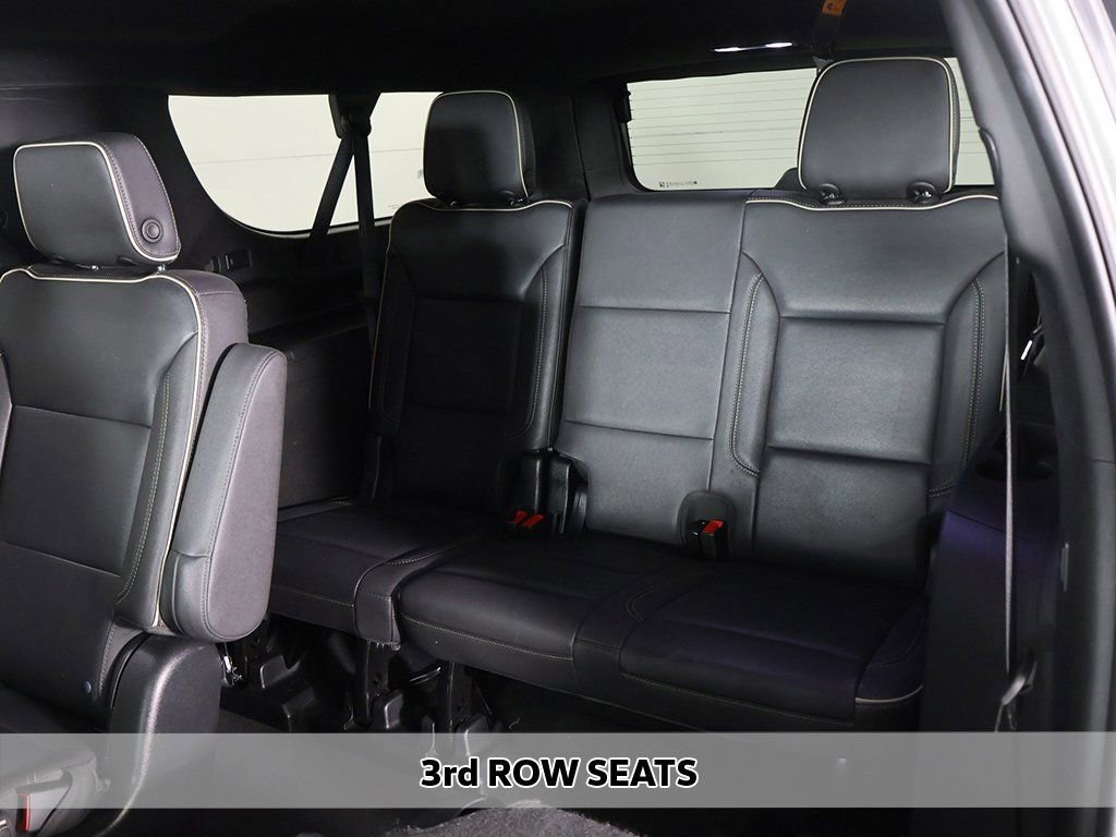 Used 2023 Chevrolet Suburban Premier AWD/4WD image 9