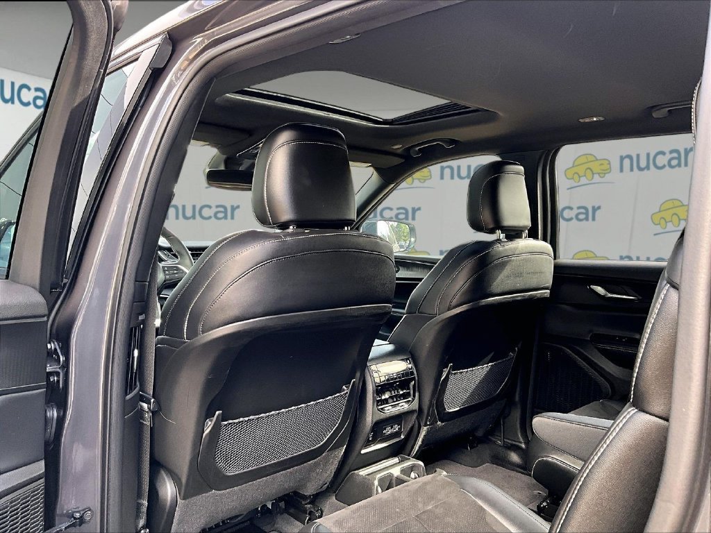 Used 2024 Jeep Grand Cherokee L Altitude AWD/4WD image 23