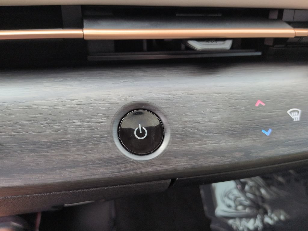 Used 2024 Nissan Ariya AWD image 18
