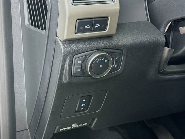 Used 2020 Ford F350 Lariat w/ Chrome Package image 12