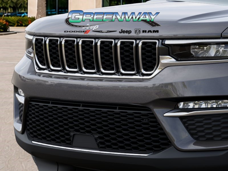 Used 2025 Jeep Grand Cherokee Limited RWD image 11