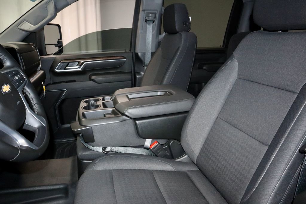 Used 2025 Chevrolet Silverado 3500 LT AWD/4WD image 25