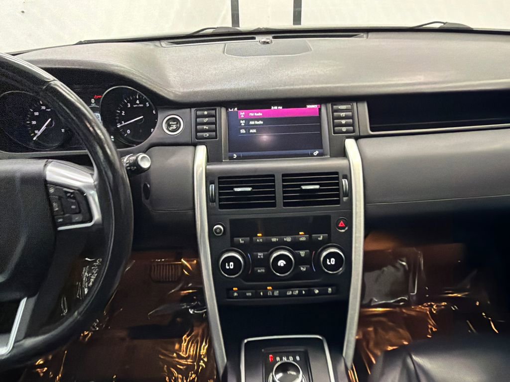 Used 2017 Land Rover Discovery Sport HSE AWD/4WD image 31