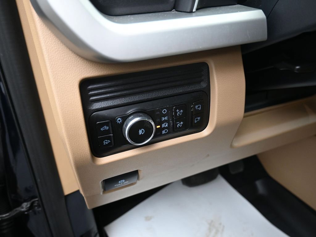 Used 2025 Ford F350 XLT w/ Black Appearance Package image 10