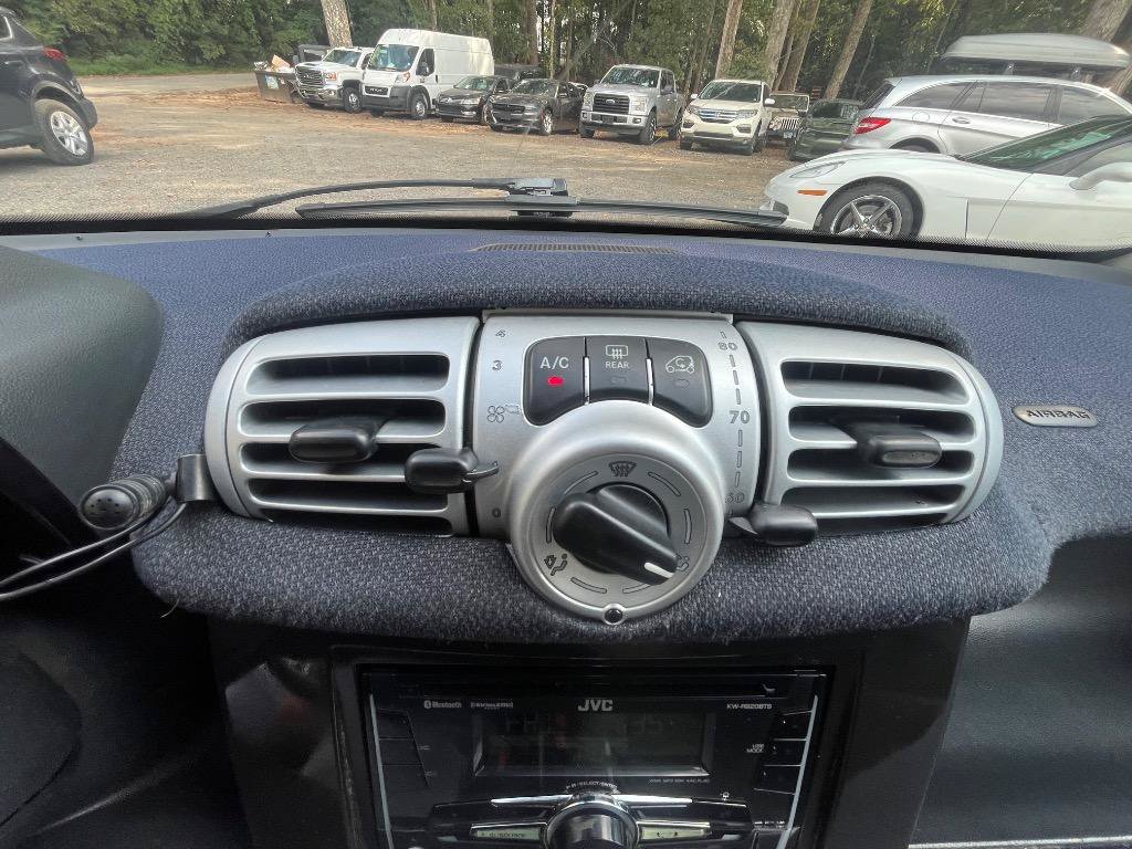 Used 2014 smart fortwo pure RWD image 19
