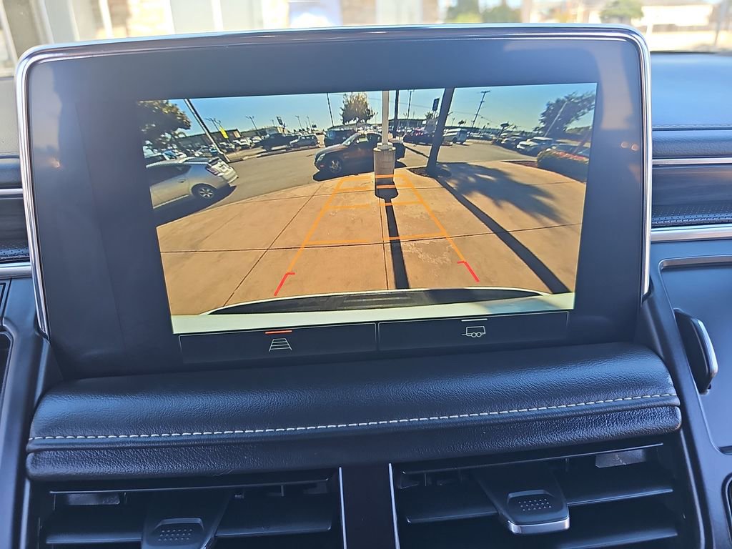 Used 2024 GMC Yukon XL SLT image 25