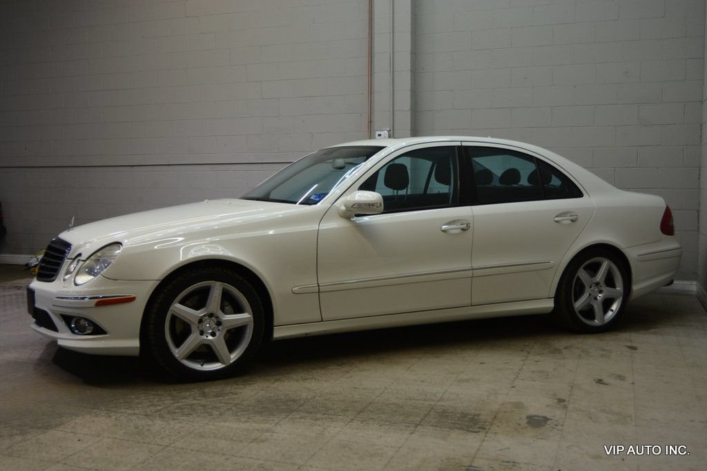 Used 2009 Mercedes-Benz E 550 Sedan image 29