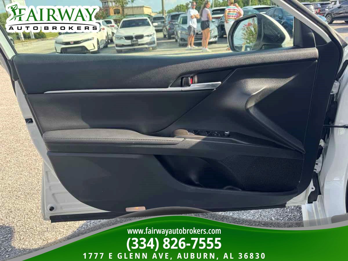 Used 2022 Toyota Camry XLE FWD image 27