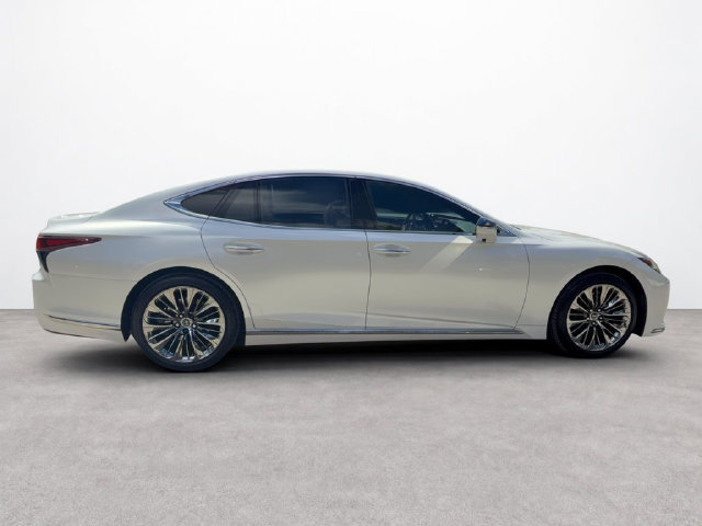 Used 2023 Lexus LS 500 w/ Accessory Package (Z2) RWD image 6