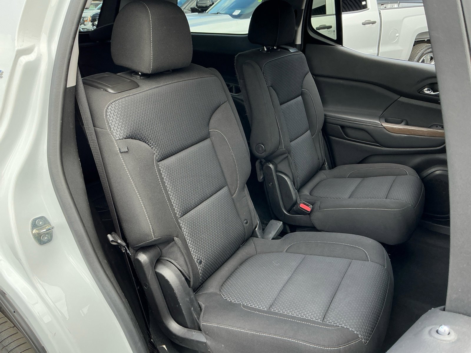 Used 2022 GMC Acadia SLE image 20