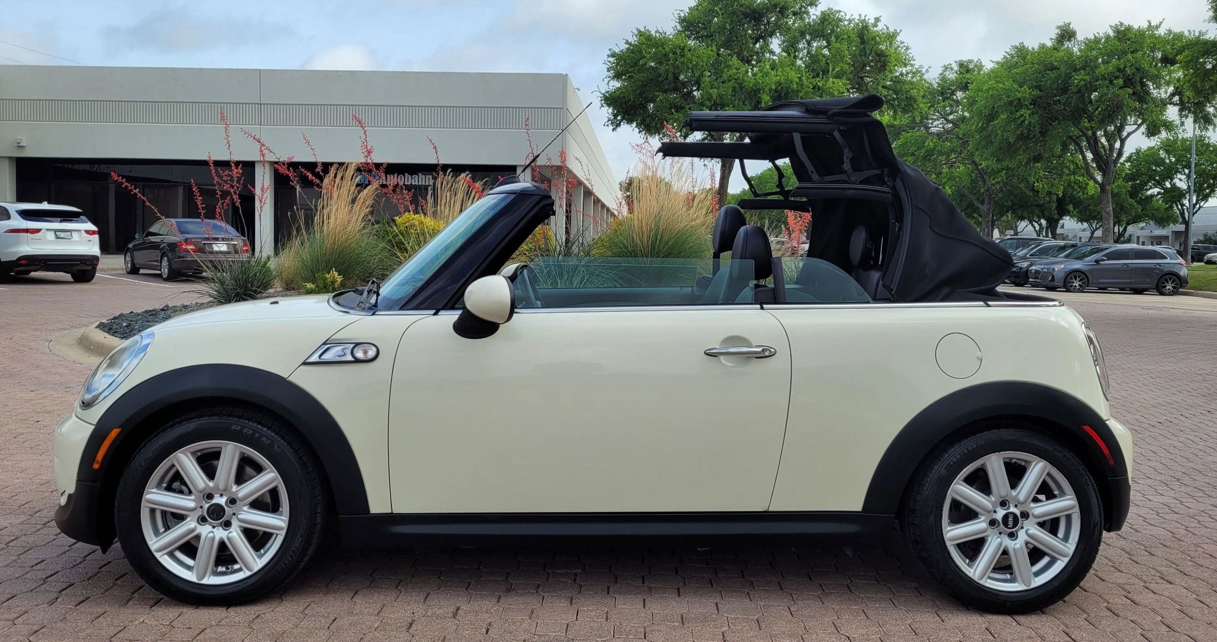 Used 2015 MINI Cooper S image 9