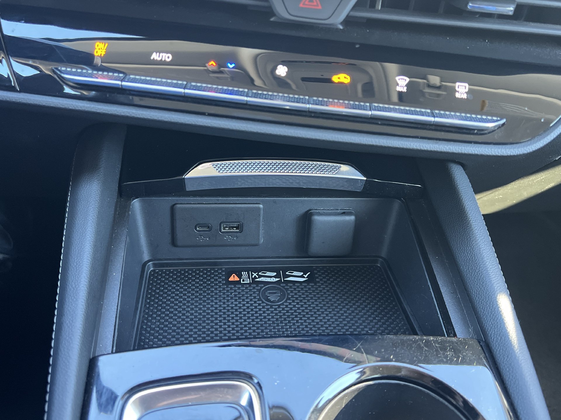 Used 2024 Buick Envision Preferred AWD/4WD image 7