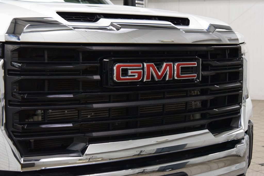Used 2024 GMC Sierra 3500 Pro w/ Convenience Package AWD/4WD image 5