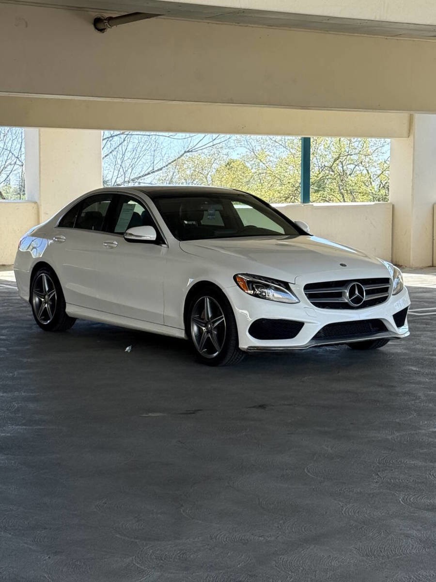 Used 2015 Mercedes-Benz C 300 4MATIC Sedan image 4