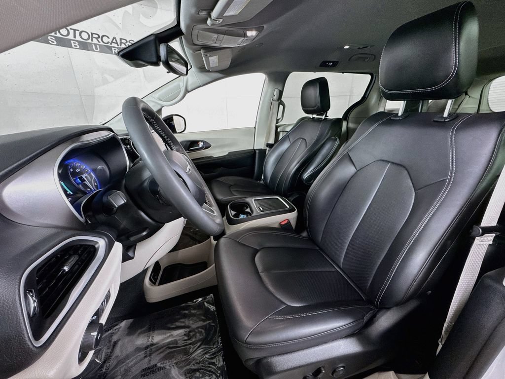 Used 2024 Chrysler Pacifica Touring-L FWD image 20