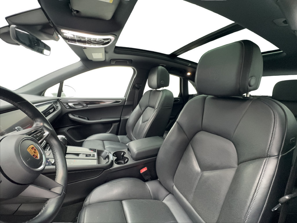 Used 2023 Porsche Macan AWD/4WD image 21